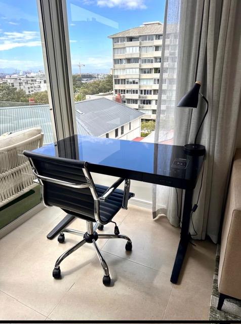 To Let 3 Bedroom Property for Rent in Green Point Western Cape